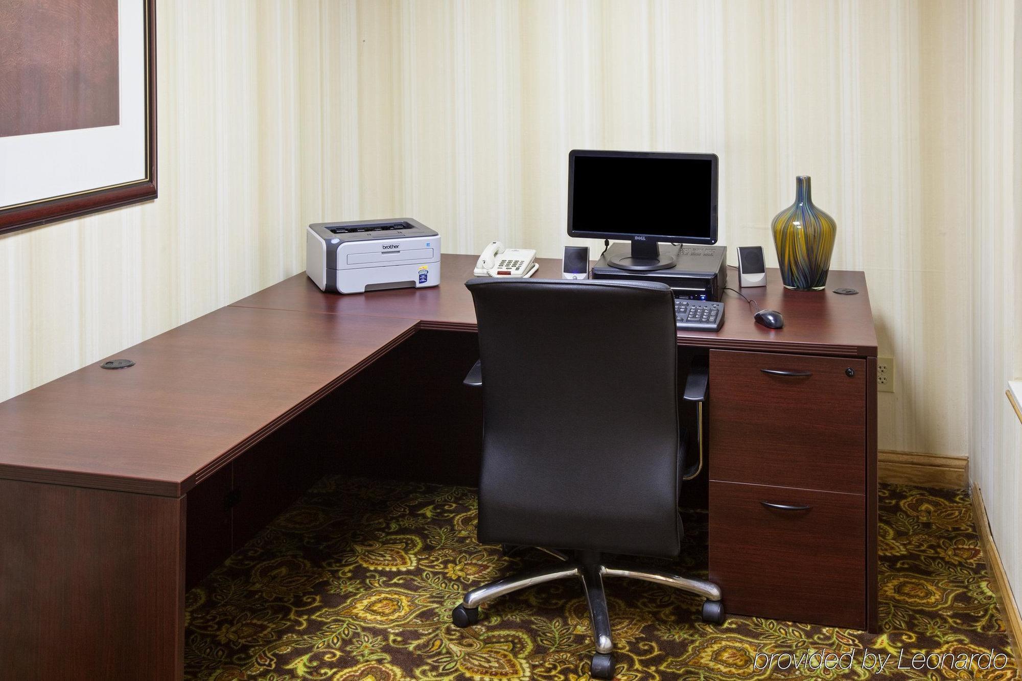 Country & By Radisson, Georgetown, Ky Hotel 3*